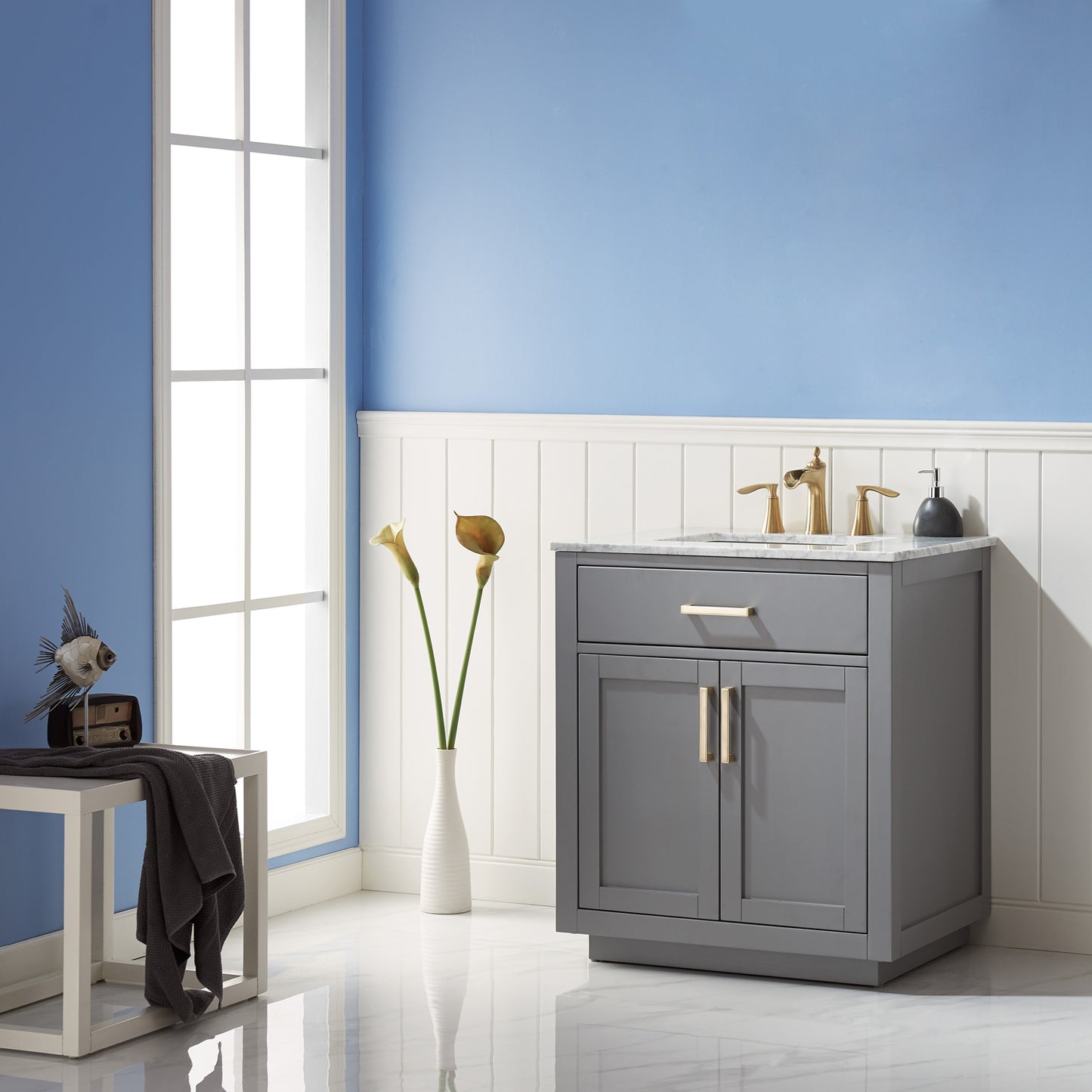 Ivy Single Bathroom Vanity Set in Gray and Carrara White Marble Countertop with Mirror