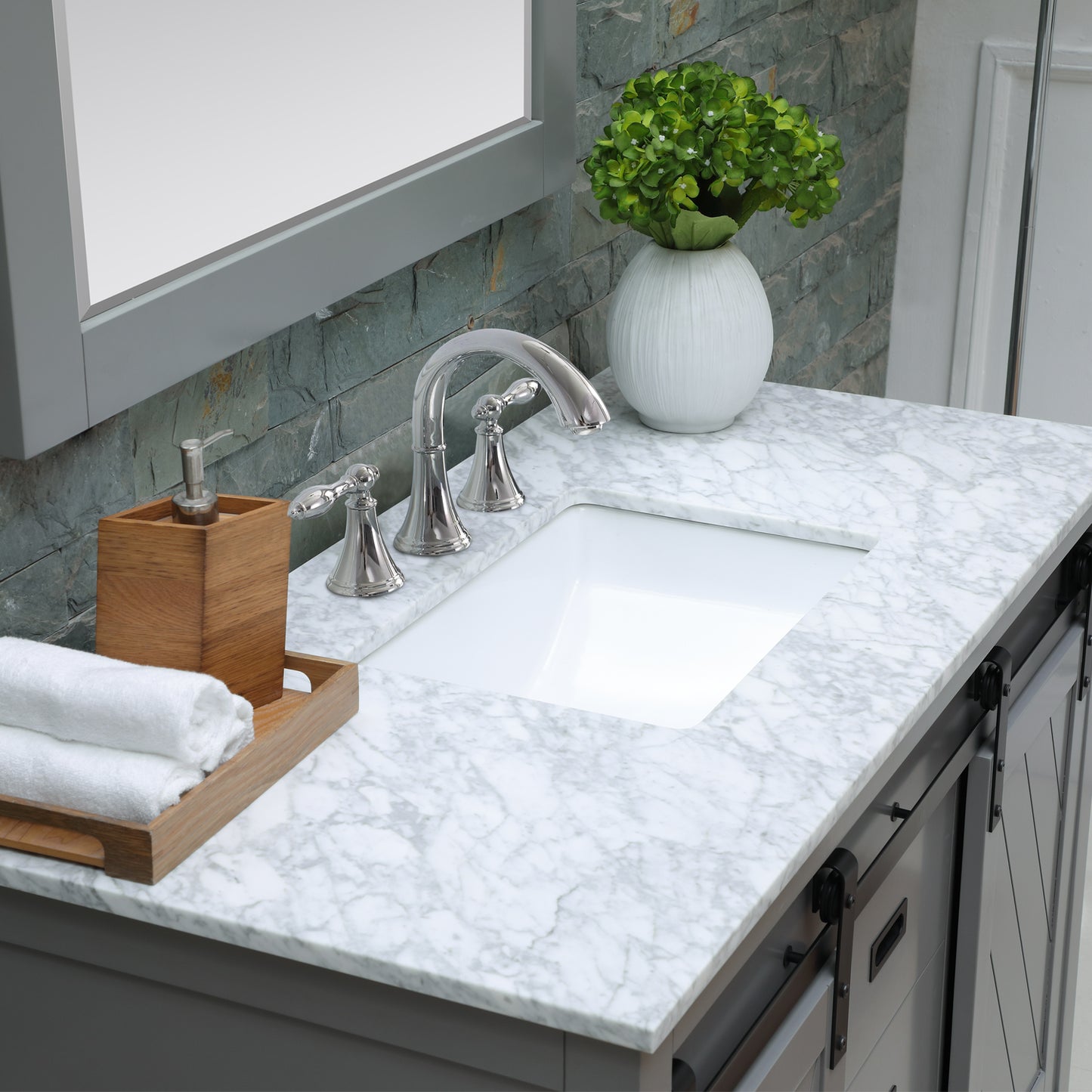 Kinsley Single Bathroom Vanity Set in Gray and Carrara White Marble Countertop with Mirror