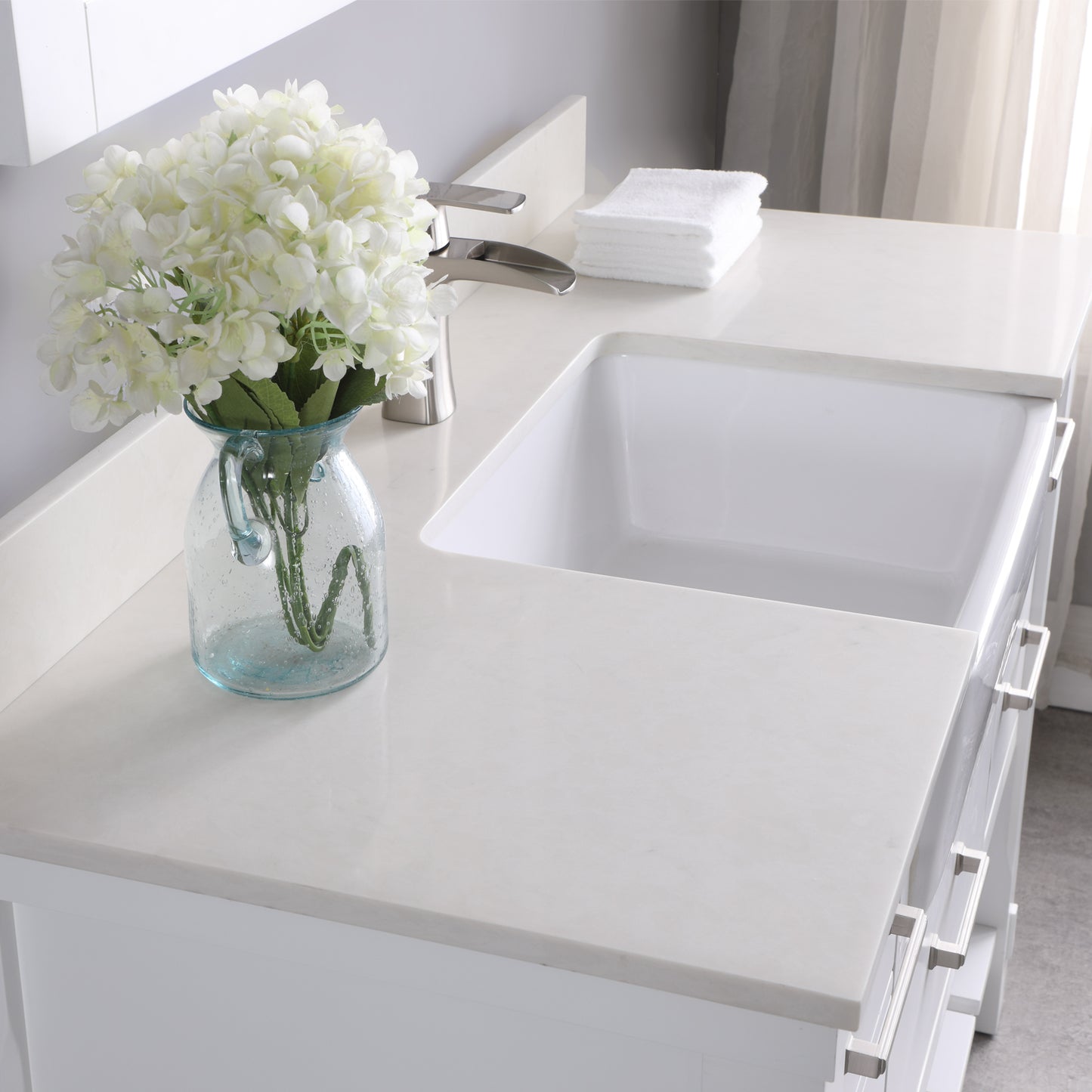 Georgia Single Bathroom Vanity Set in Jewelry Blue and Composite Carrara White Stone Top with White Farmhouse Basin with Mirror