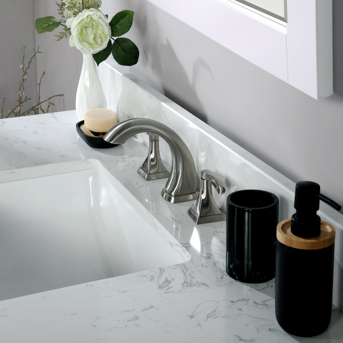 Isla Single Bathroom Vanity Set in White and Carrara White Marble Countertop with Mirror