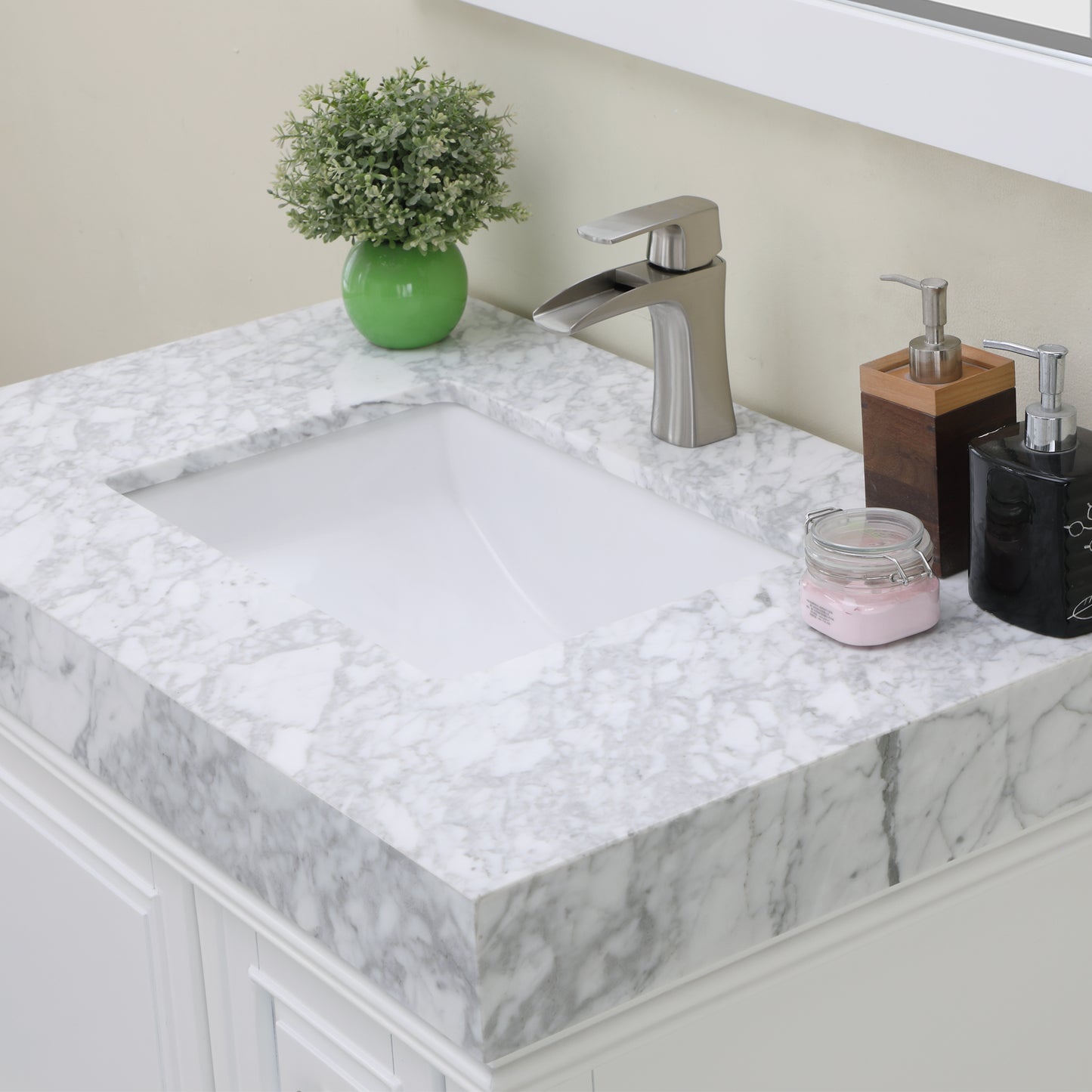 Jardin Single Bathroom Vanity Set in Jewelry Blue and Carrara White Marble Countertop