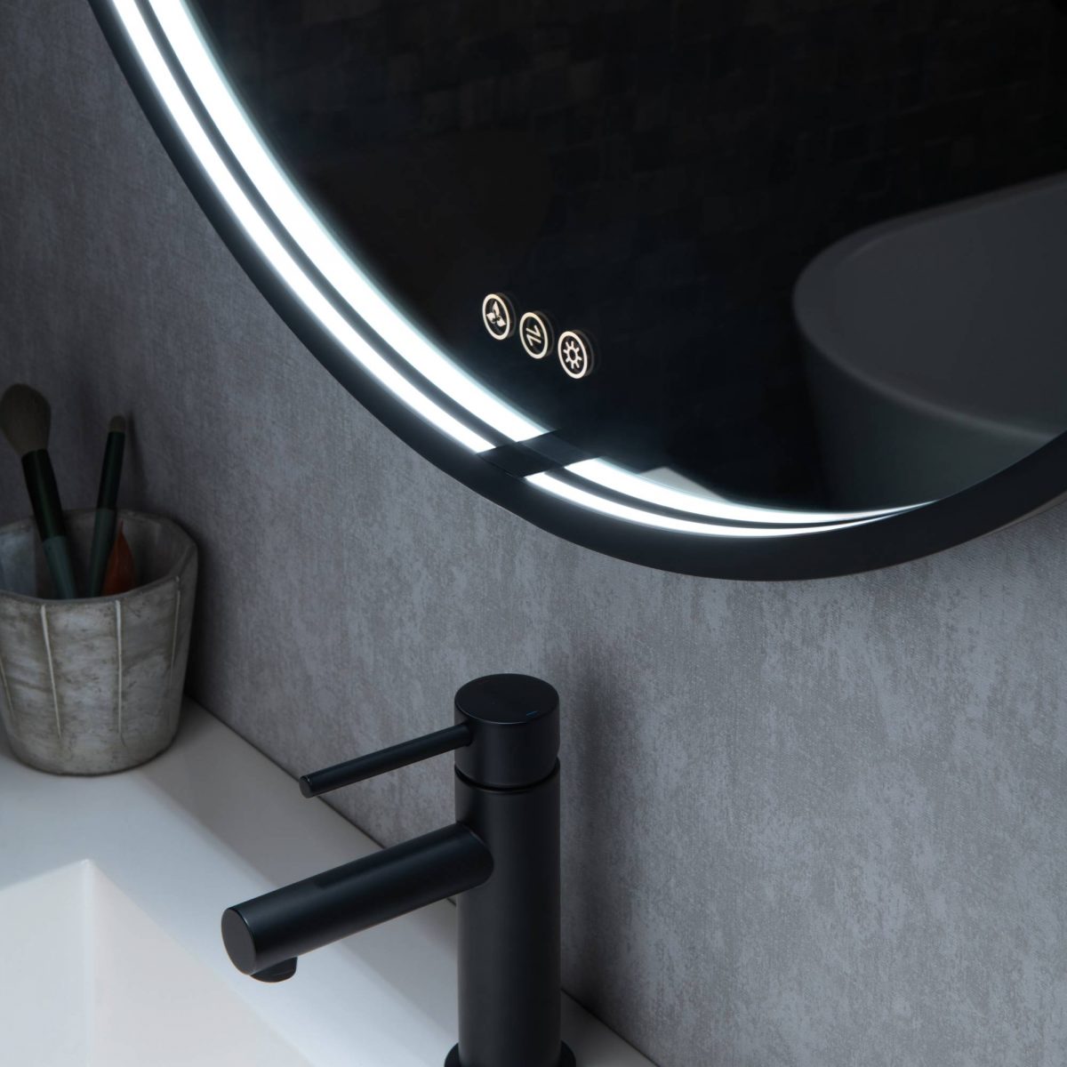 Oskar 36 Inch Round LED Mirror