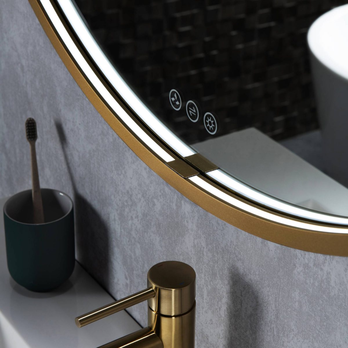 Oskar 36 Inch Round LED Mirror