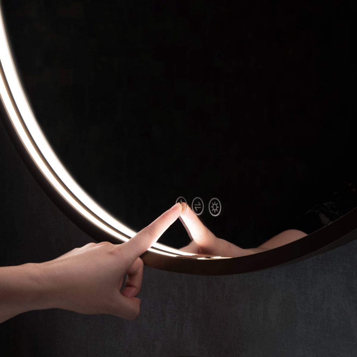 Oskar 36 Inch Round LED Mirror